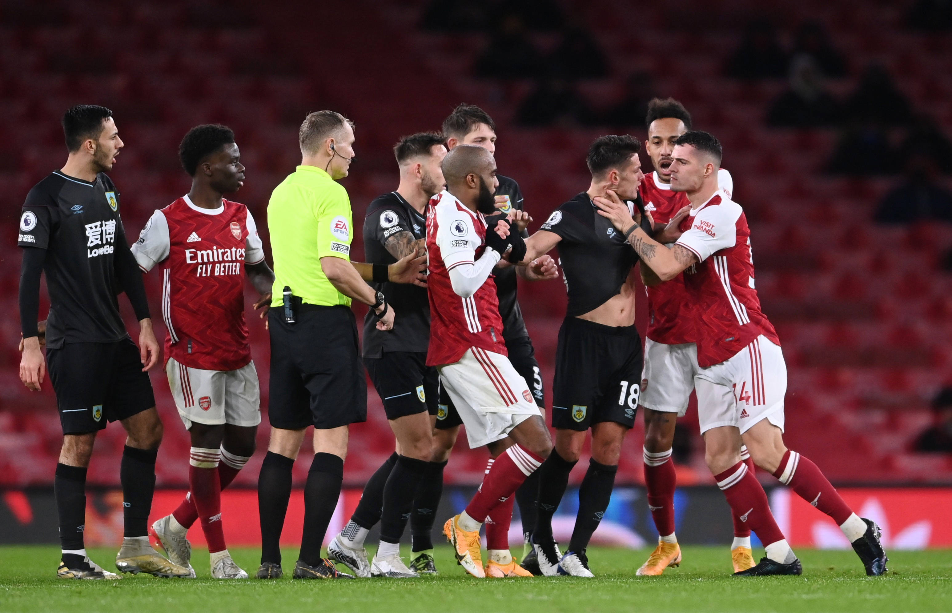 他不仅能担 他不仅能担